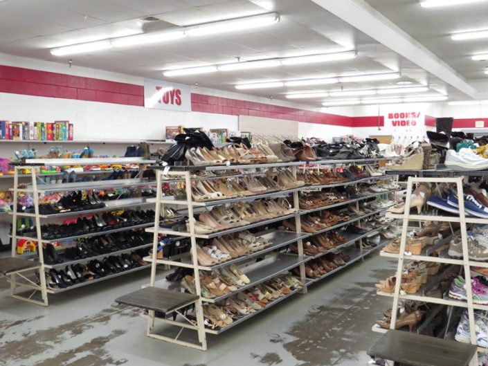 resale shoes store